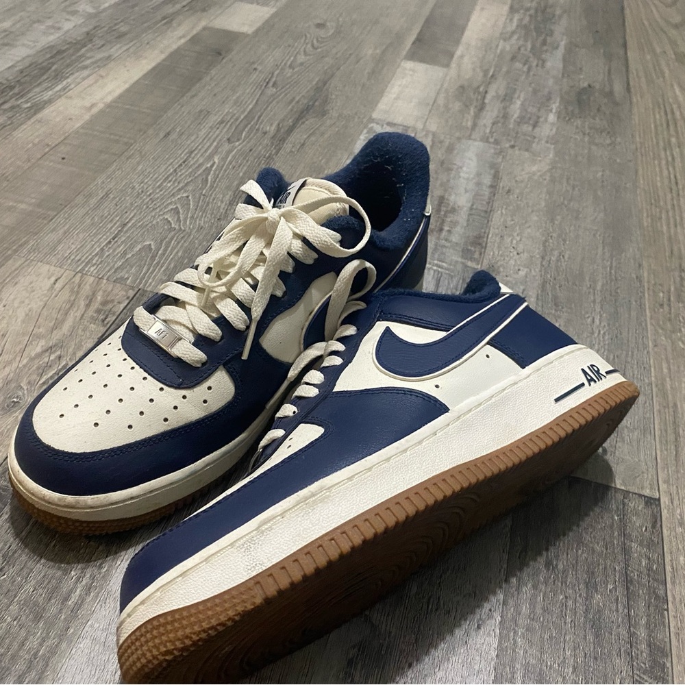 Nike Men's Blue and White Sneakers